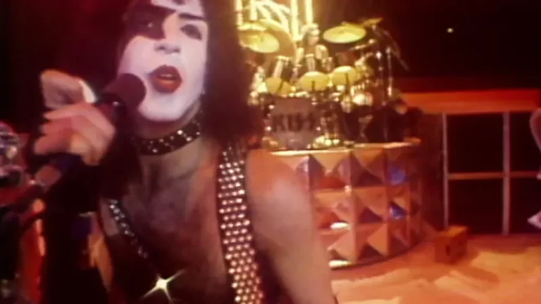 I Was Made For Lovin You de KISS en YouTube