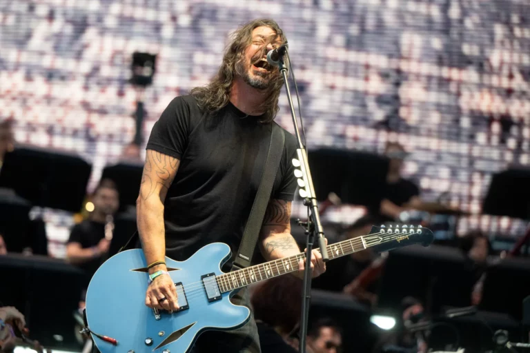 Foo Fighters Your Favorite Toy portada oficial del nuevo álbum 2026